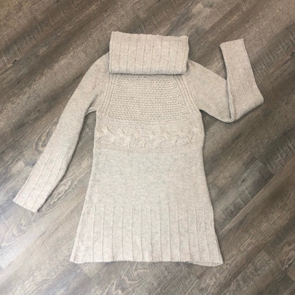 Gorgeous knit sweater dress in oatmeal - Picture 8 of 11